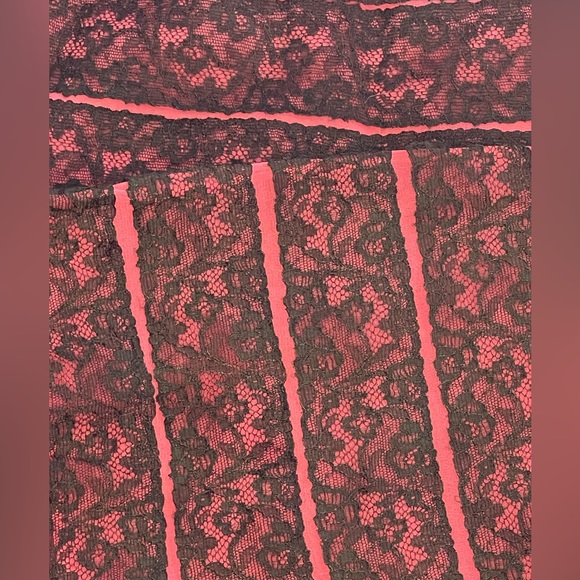 🖤 Vintage 🖤 Oh la la! 1950s Lacy Hot Pink and Black Gauzy Striped Slip Small - Picture 6 of 8